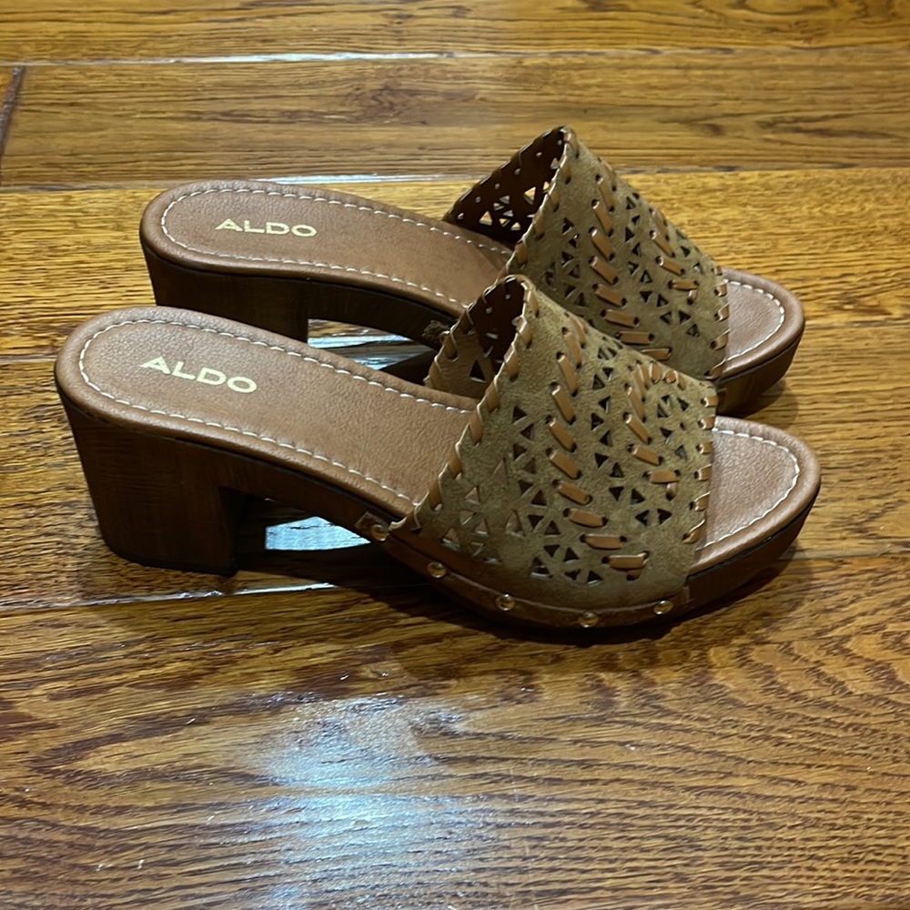 Aldo Slides - Picture 2 of 4